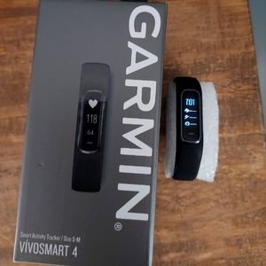 NIB Garmin Vivosmart 4